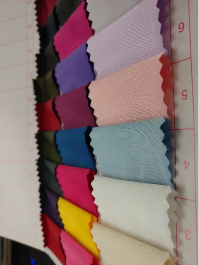 GZ-HGHI  高密米琪 厚色丁 畢業袍 正面照